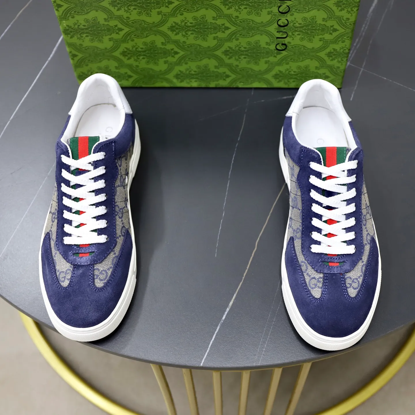 Ex-factory price: 380💰🙅‍♂️🙅‍♂️🙅‍♂️ Brand: Gucci GUCCi Standard code: 38-44 (45 customized) Grade: Same as the official website Material: Original leather splicing Comfortable and breathable sheepskin lining Original wear-resistant outsole Style category: Men's fashionable casual shoes Running sneakers Distinguished luxury brand elements Top luxury Color: actual picture color
